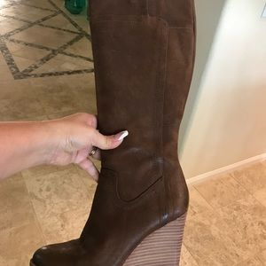 Brown  platform flat boots size 8 $60.00